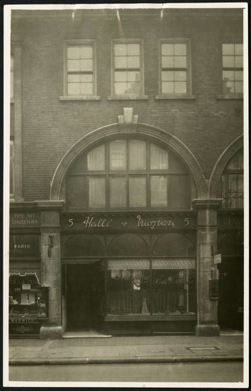 Street view of the building 5 South Molton Street in London, the birthplace of Ellen Browning Scripps.